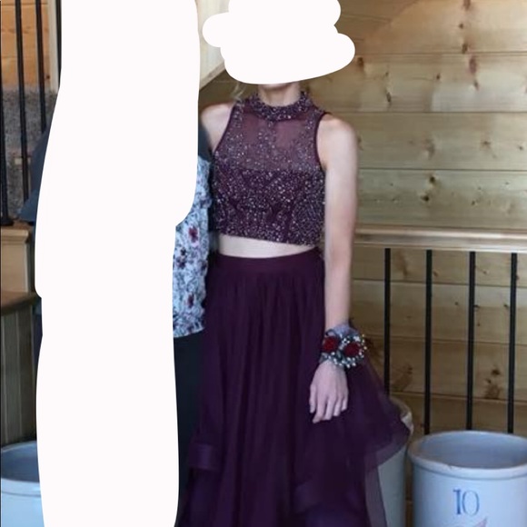 Wine colored prom dress - Picture 7 of 8